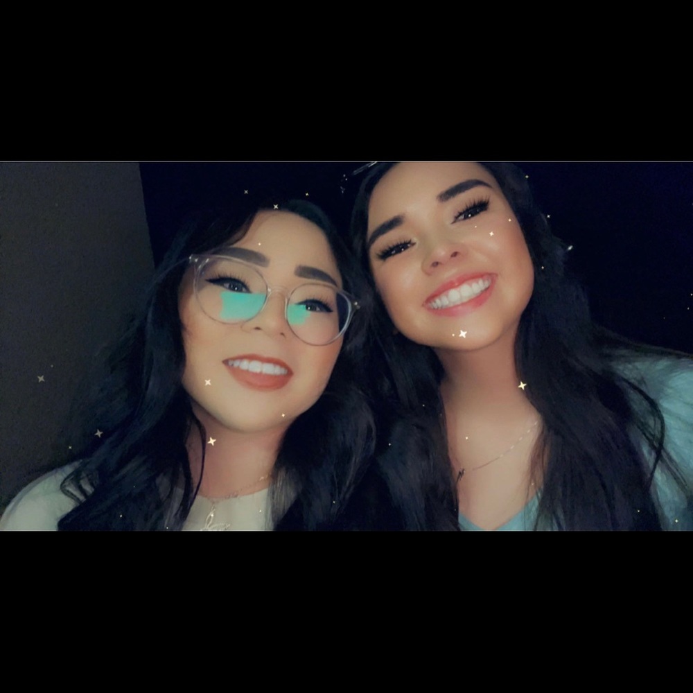 Meet your Poshers, Jasmine & Janelle